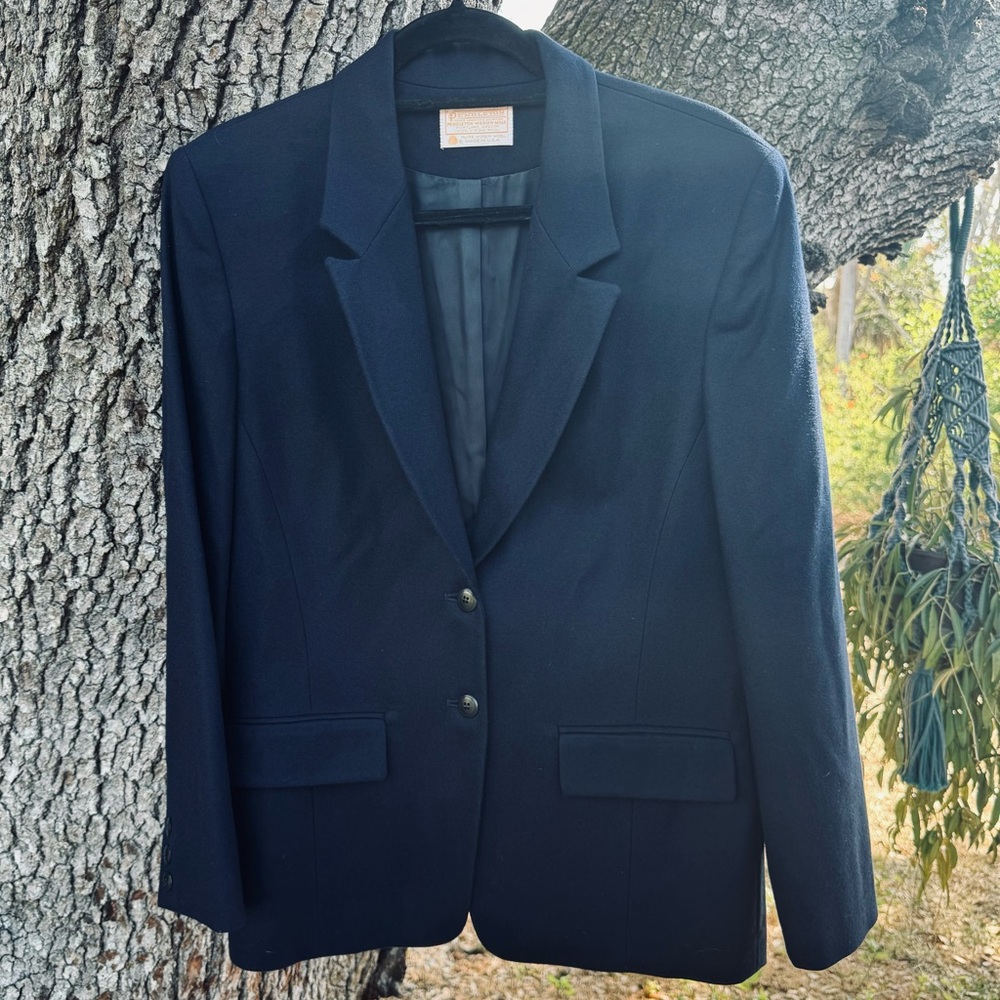 Vintage 60s Pendleton 100% Virgin wool navy blue blazer.Made in USA Size 10